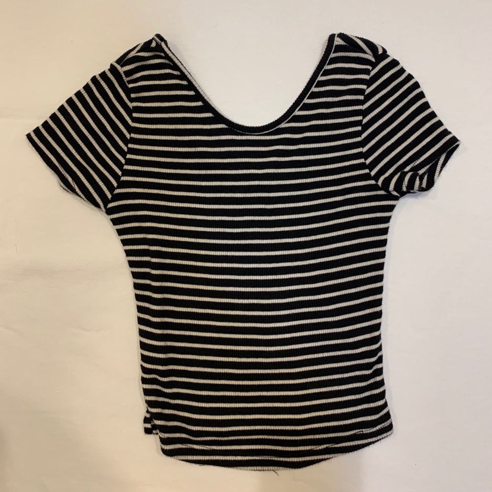 fitted, cropped tee